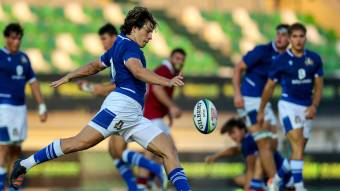 Nicolo Teneggi kicks Nicolo Teneggi kicks